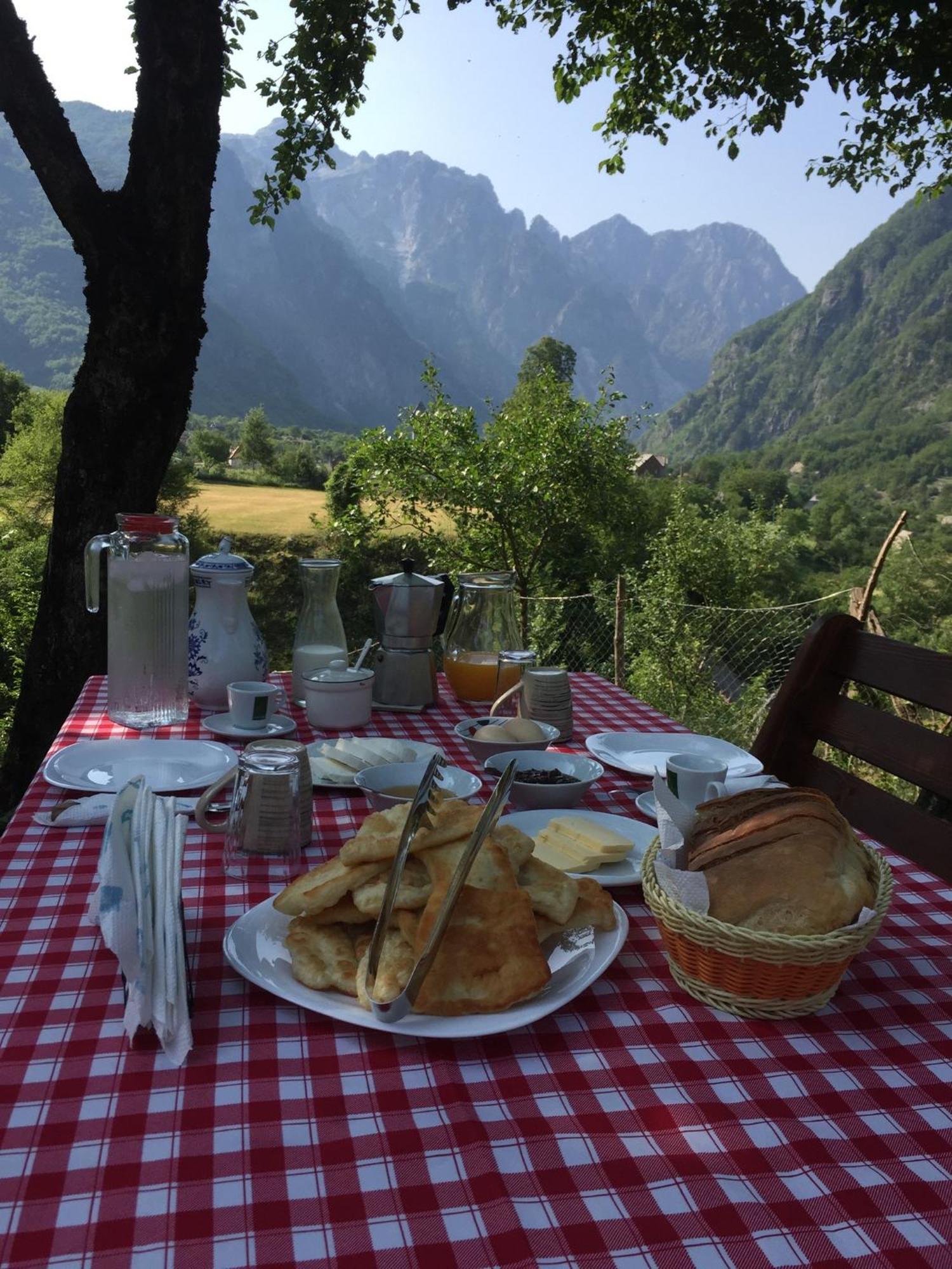 Bed and Breakfast Bujtina Pllumi Теті Екстер'єр фото