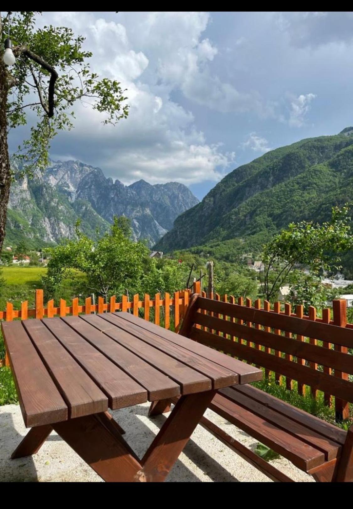 Bed and Breakfast Bujtina Pllumi Теті Екстер'єр фото