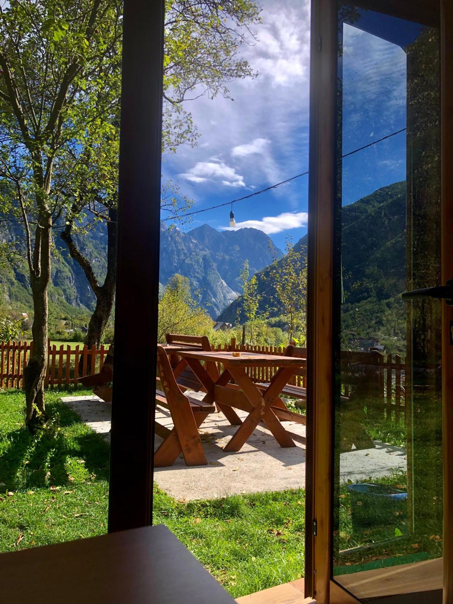 Bed and Breakfast Bujtina Pllumi Теті Екстер'єр фото