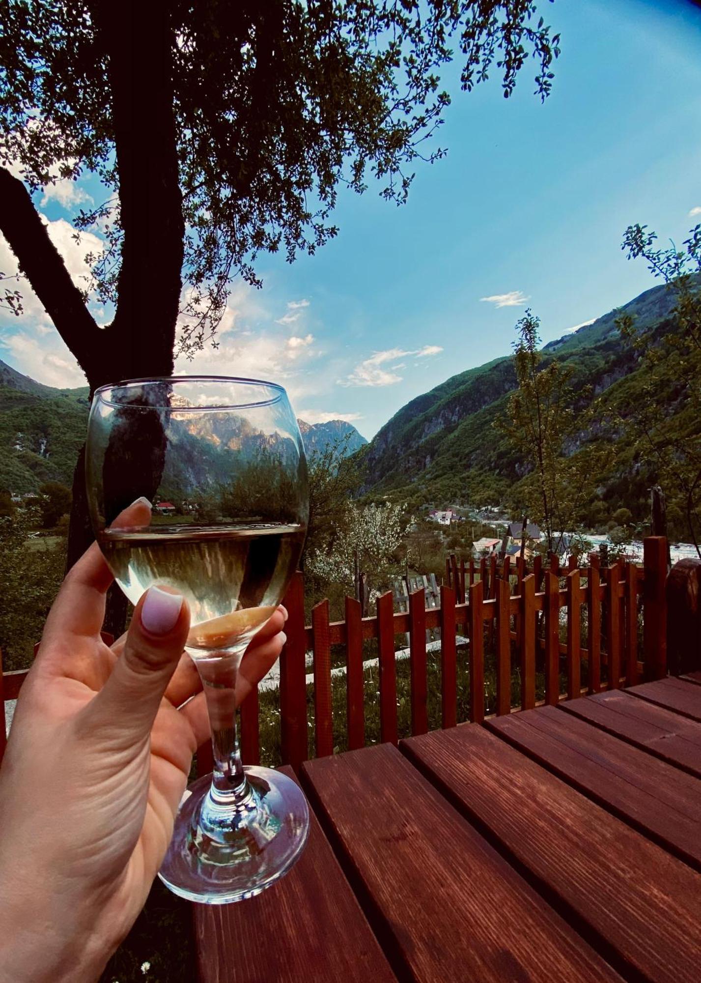 Bed and Breakfast Bujtina Pllumi Теті Екстер'єр фото