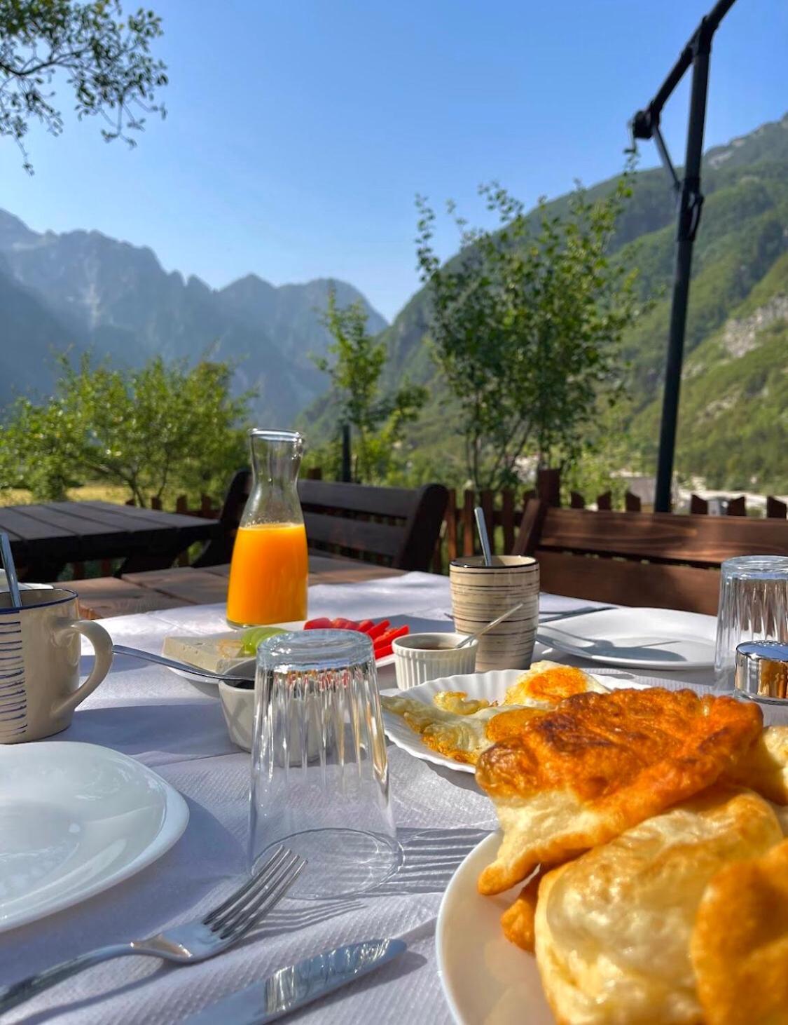 Bed and Breakfast Bujtina Pllumi Теті Екстер'єр фото
